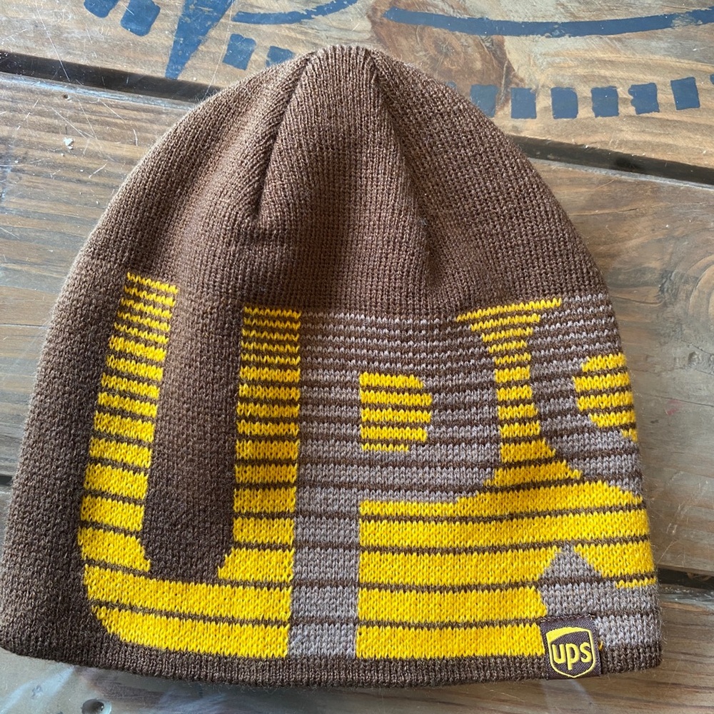 New UPS KNIT BEANIE hat cap.A18